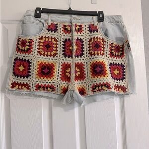 Junior’s SO denim embroidered shorts